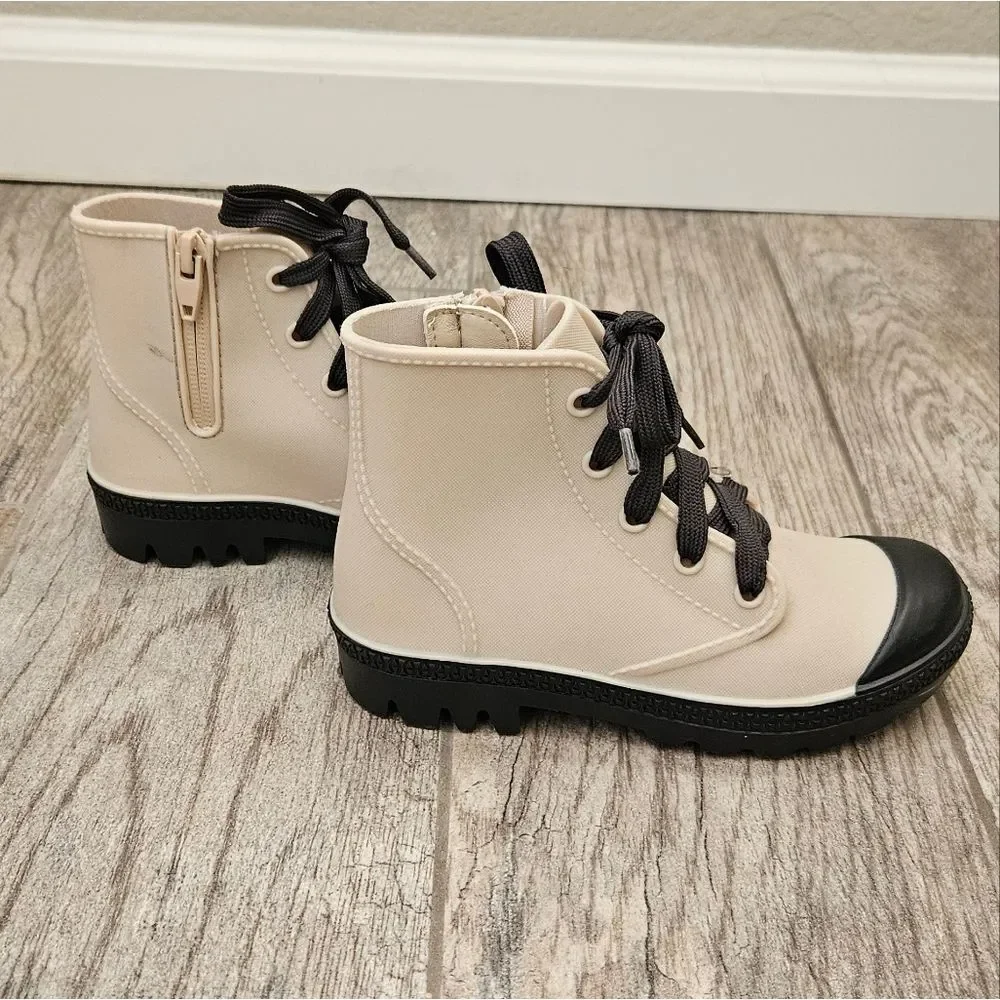 Cotton On Kids Stylish Cream and Black Ankle Boots Size 9-10